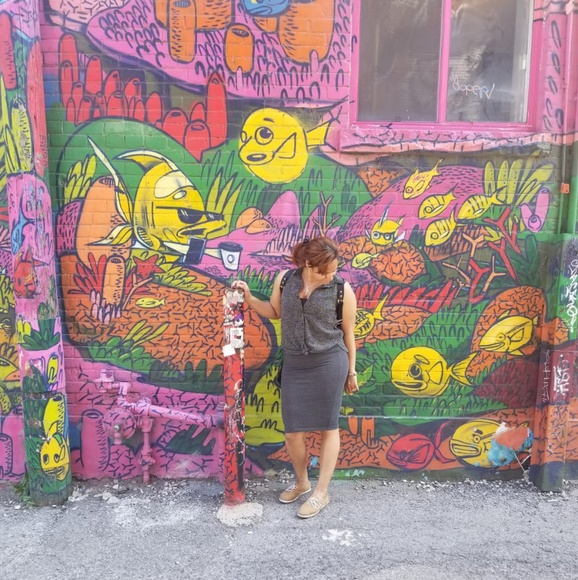 Meet your Posher, Stephany - Picture 2 of 2